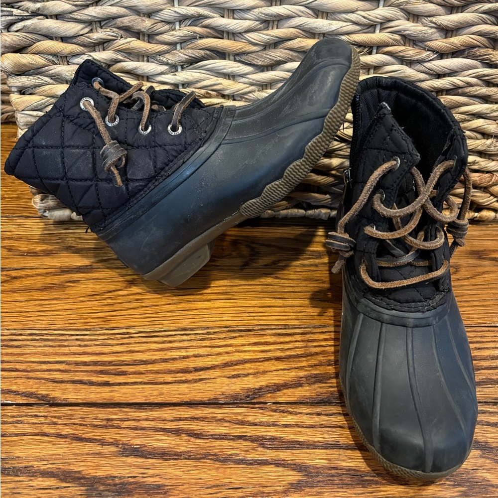 Sperry Kids size 1 Saltwater Nylon Quilt Duck Boot